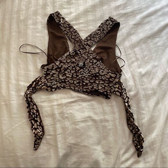 Urban Outfitters Brown and Gold Cheetah Print Plunge Neck Crop Top Tank - Picture 7 of 8